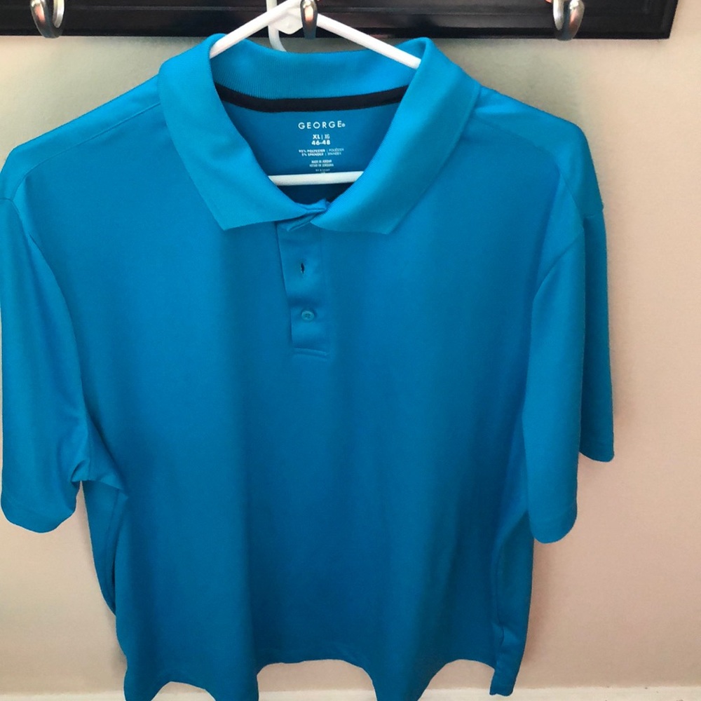 Men’s collared tee